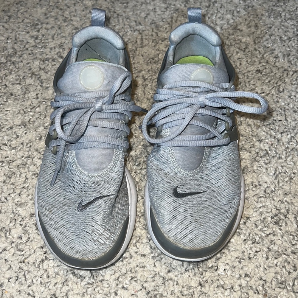 Nike Tennis Shoes